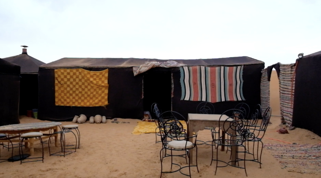サハラ砂漠のテント村
